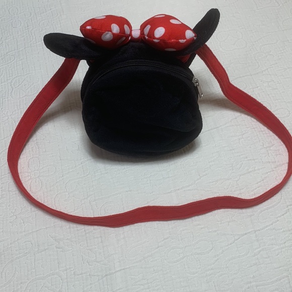 (2/$20) Minnie Mouse Plush Purse and Mini Pillow Pet - Picture 11 of 16